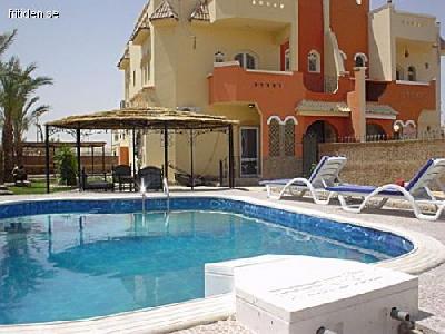 Apartment with private pool