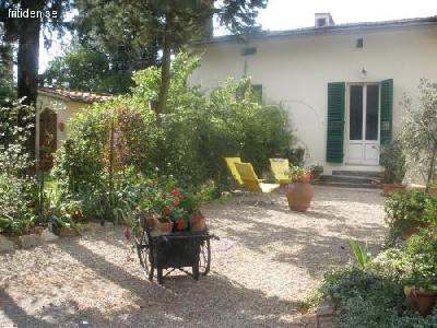 Toscana. Stort hus p� landet.