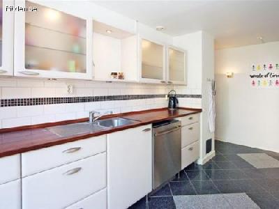 Charming 1 bedroom+living Apt