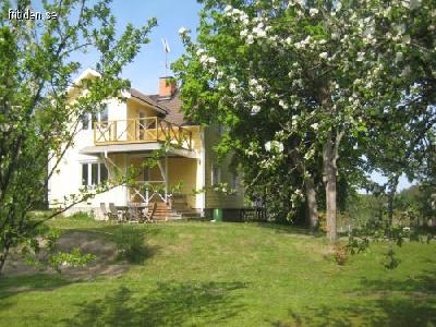 En exklusiv villa p� sj�tomt