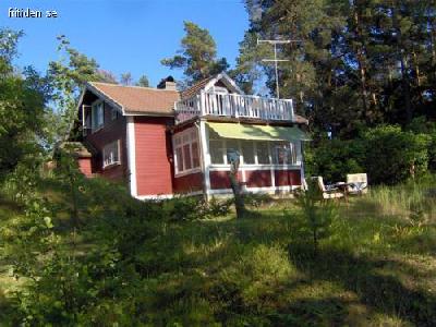 Charmig stuga vid havet