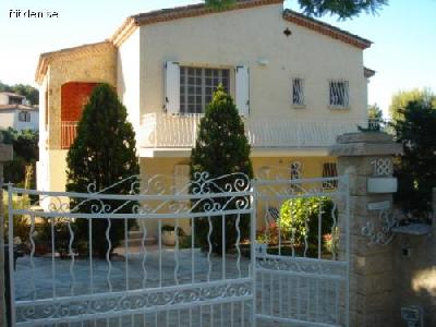 Villa vid Medelhavet.