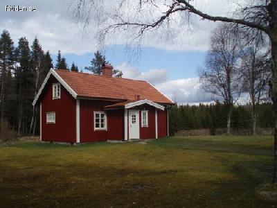 Torp i skogsbrynet.