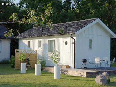 Modernt mindre hus nära havet