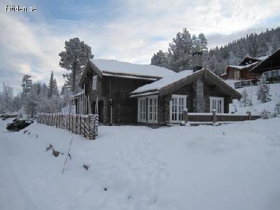 Flott hytte ved alpinanlegg