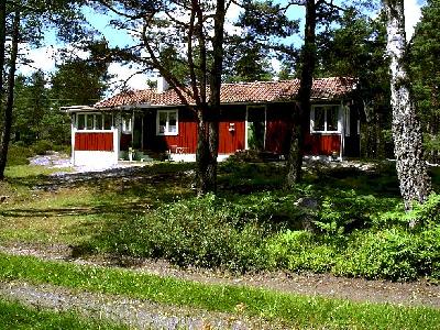 Insjö fiske med båt nära havet