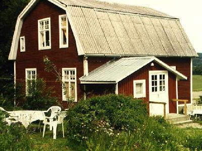 Mysig gammstuga mitt i Ådalen