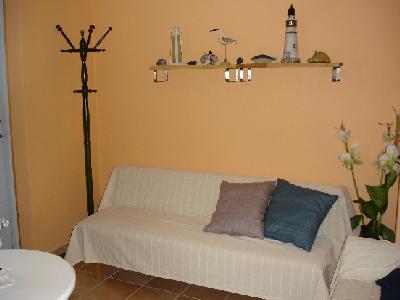 l�genhet p� �stol vid havet