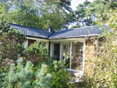 Strandstuga 50 m fr�n havet.
