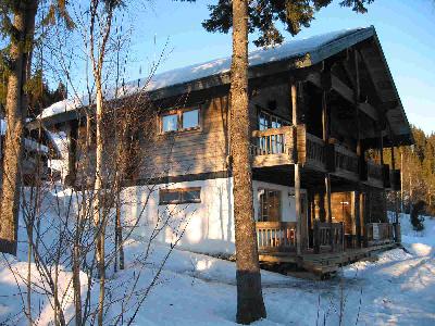 Alp-hus ÅreTegefjäll vid lift