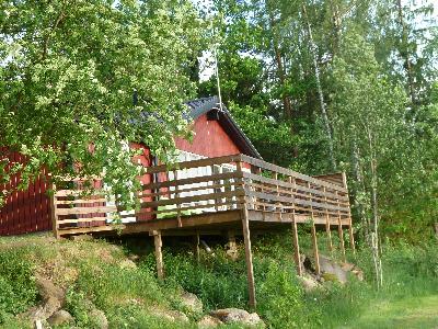 stuga vid sjökant