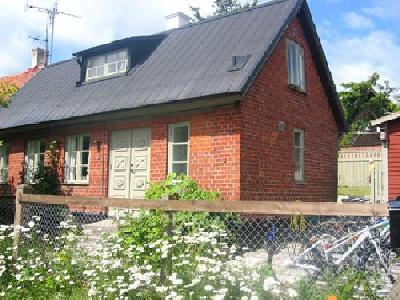 Skillinge J�ttes�tt litet hus