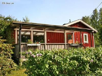 Mysig semesterstuga med fiske