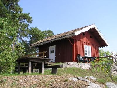 Stuga Lennartsfors vid kanalen