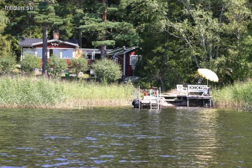 Sjötomt på ö i skärgården