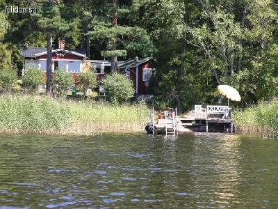 Sjötomt på ö i skärgården