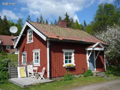 Mysig stuga på mindre hästgård