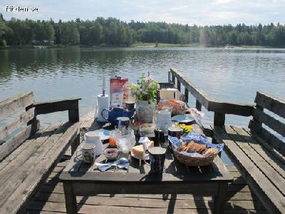 Sk�rg�rdsidyll med sj�tomt