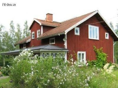 Hus vid sj�n Alkvettern