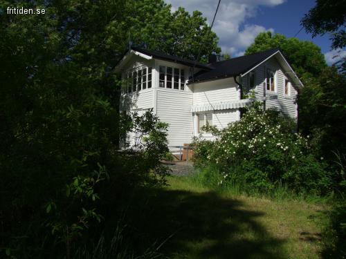 Charming summerhouse in Grisslehamn