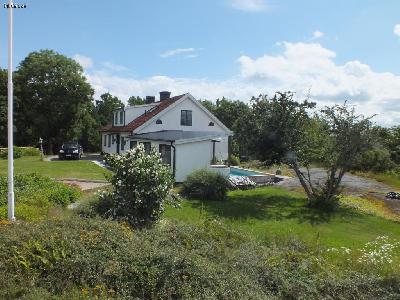 Large house with swimmingpool