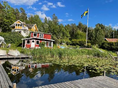 FANTASTIC LAKECOTTAGE STHLM. A