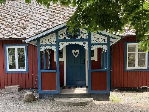 Stor gård m spa och skog