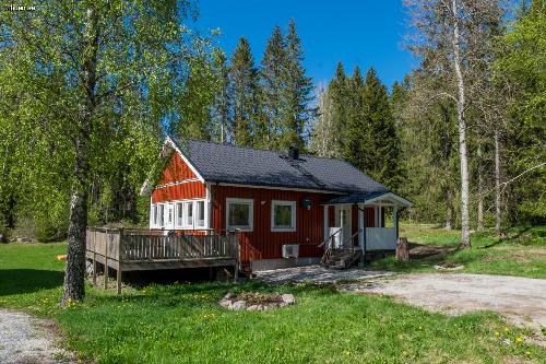 Fin stuga i Dalskog Teåkesjön