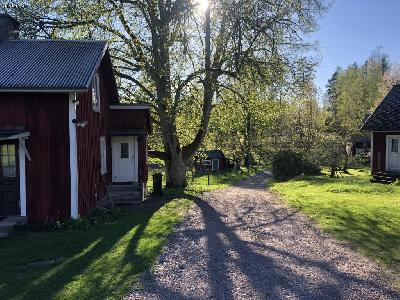 Harmonisk stuga i lugn miljö