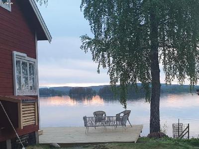 Stuga med sjötomt vid Runn