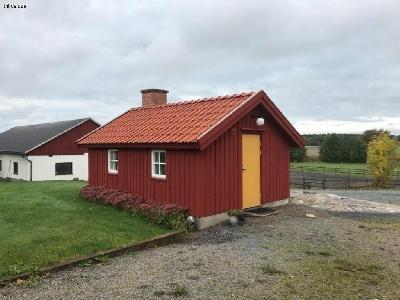 Liten stuga på hästgård