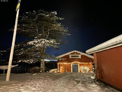 Charmigt härbre m två verandor
