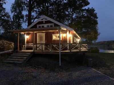 Mysig Sjöstuga med eget bad