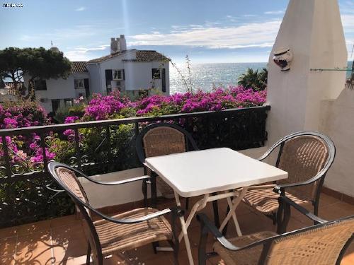  Beachfront apartment-Calahond