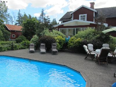 Cottage with pool