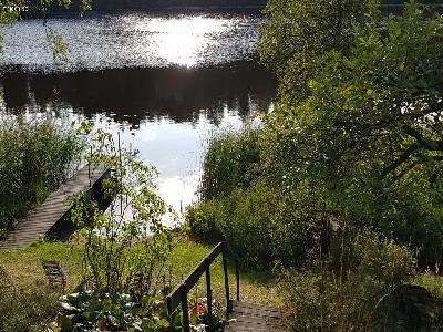 Cottage by the lake