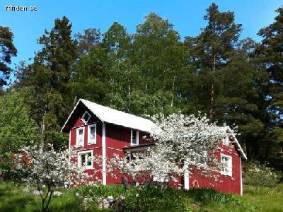 Egen brygga på Färingsö