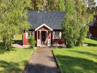 Charming cottage near lake